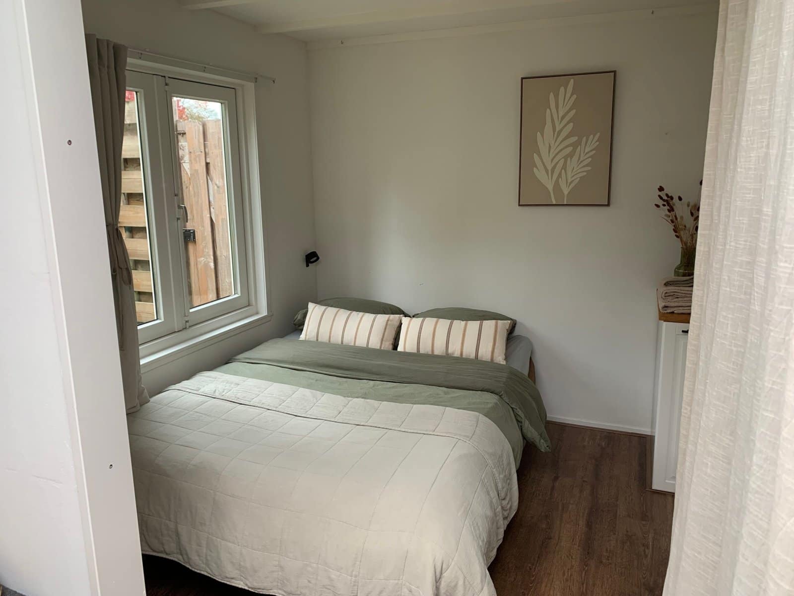 Tweepersoonsbed van 140×200 in B&B Groenstekkie